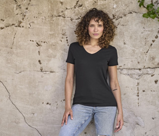 WOMENS LUXURY V-NECK TEE